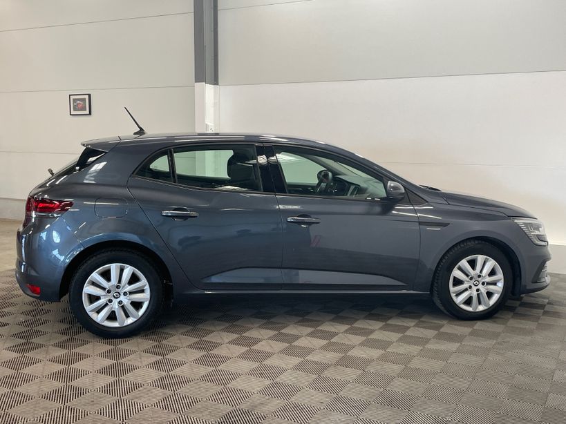 RENAULT MEGANE IV BERLINE 2022 - Photo n°29