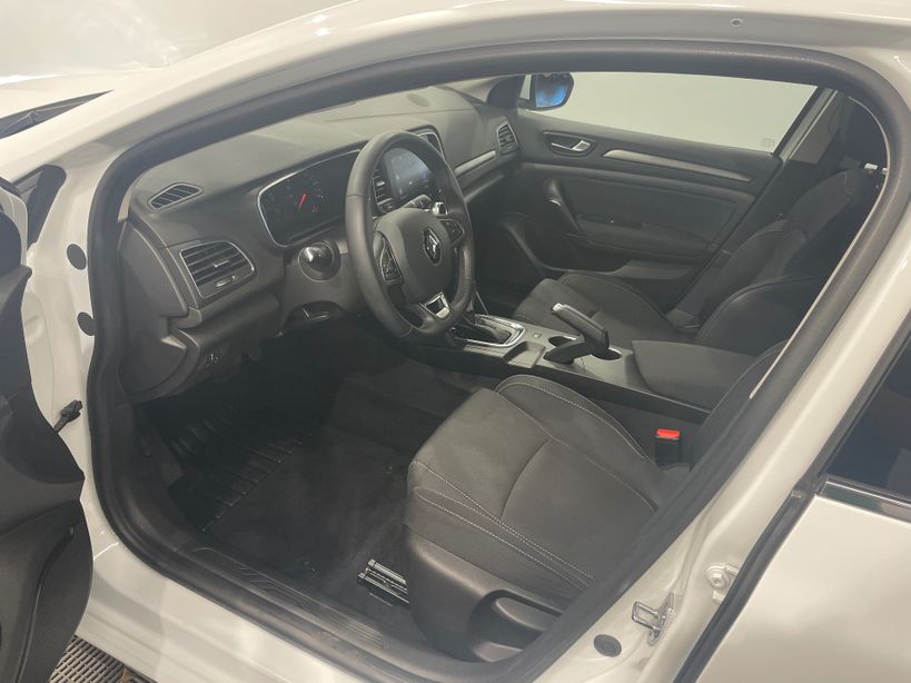 RENAULT MEGANE IV BERLINE 2021 - Photo n°17