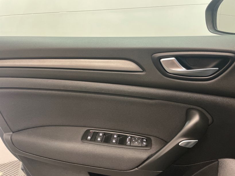 RENAULT MEGANE IV BERLINE 2022 - Photo n°24