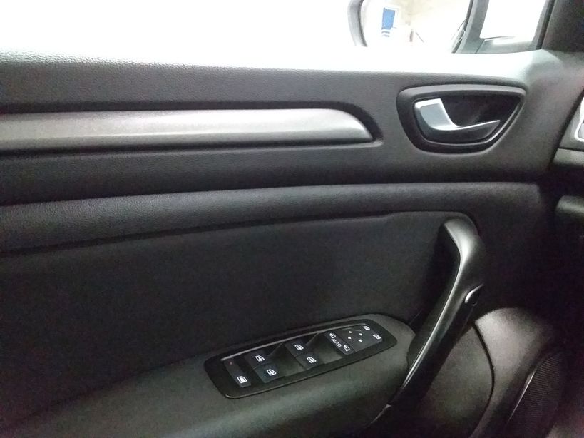 RENAULT MEGANE IV BERLINE 2021 - Photo n°21