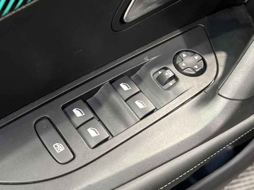PEUGEOT 2008 2023 - Photo n°34