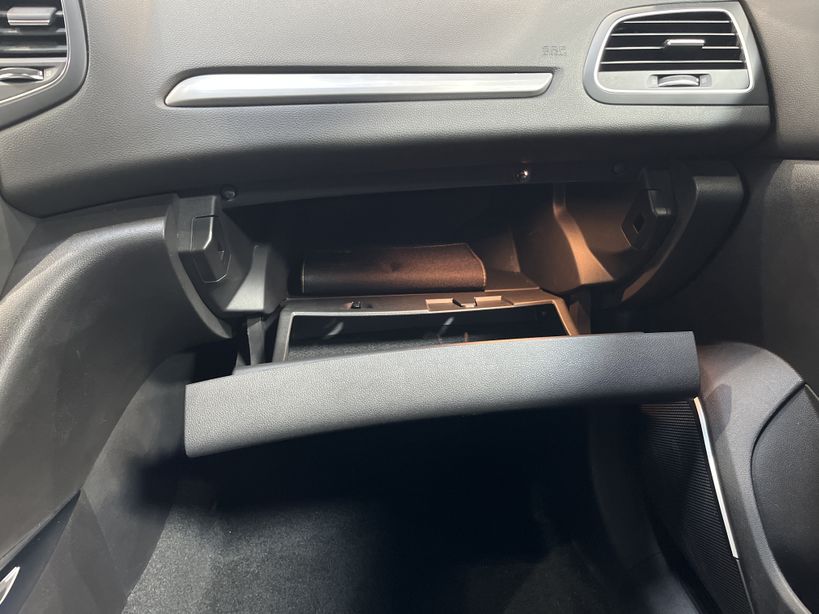 RENAULT MEGANE IV BERLINE 2020 - Photo n°26