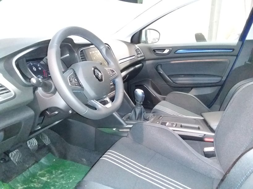 RENAULT MEGANE IV BERLINE 2019 - Photo n°5
