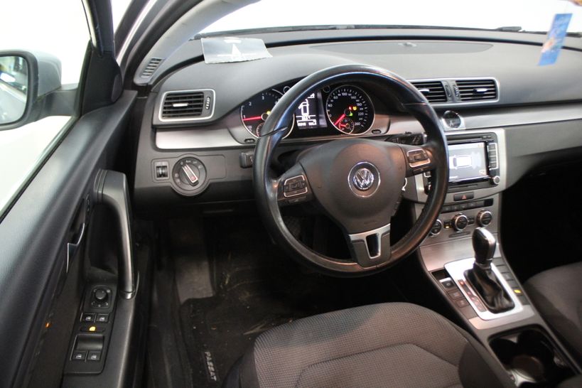 VOLKSWAGEN PASSAT SW BUSINESS 2014 - Photo n°10