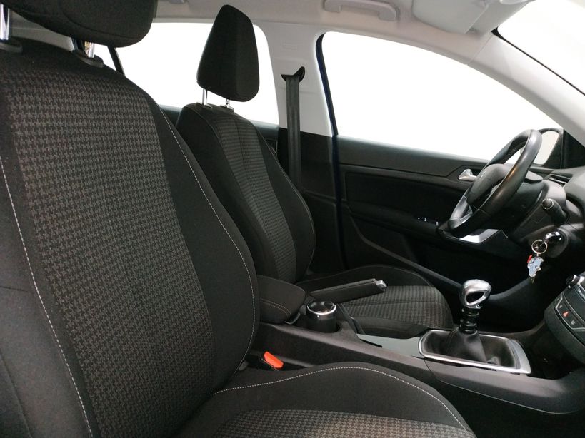 PEUGEOT 308 2019 - Photo n°12