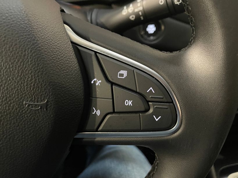 RENAULT MEGANE IV BERLINE 2021 - Photo n°28