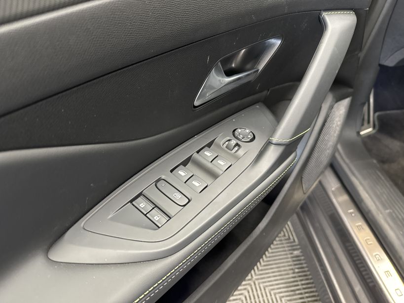 PEUGEOT 308 SW 2023 - Photo n°13