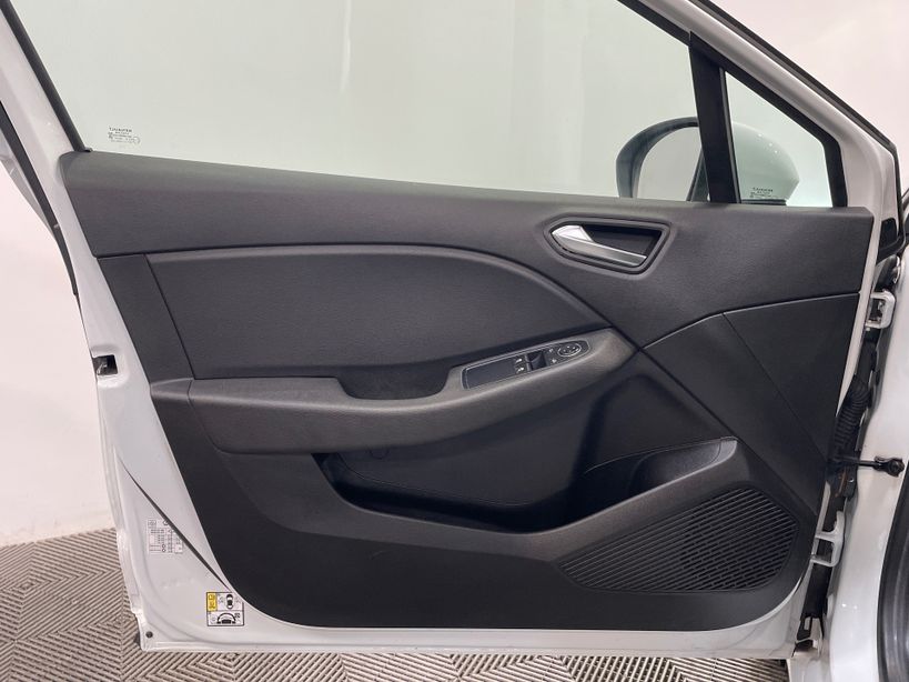 RENAULT CLIO V 2021 - Photo n°30
