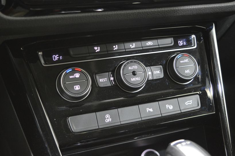 VOLKSWAGEN TOURAN 2016 - Photo n°27