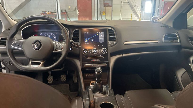 RENAULT MEGANE IV BERLINE 2021 - Photo n°11