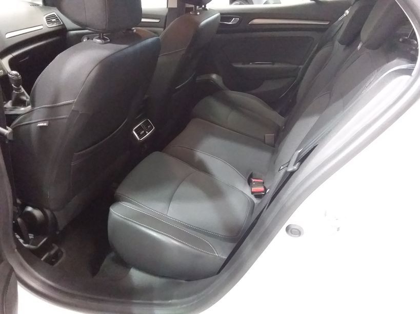 RENAULT MEGANE IV BERLINE 2023 - Photo n°23