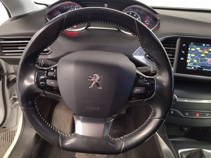 PEUGEOT 308 2017 - Photo n°11