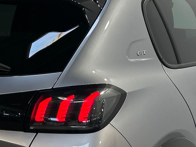 PEUGEOT 208 2023 - Photo n°8