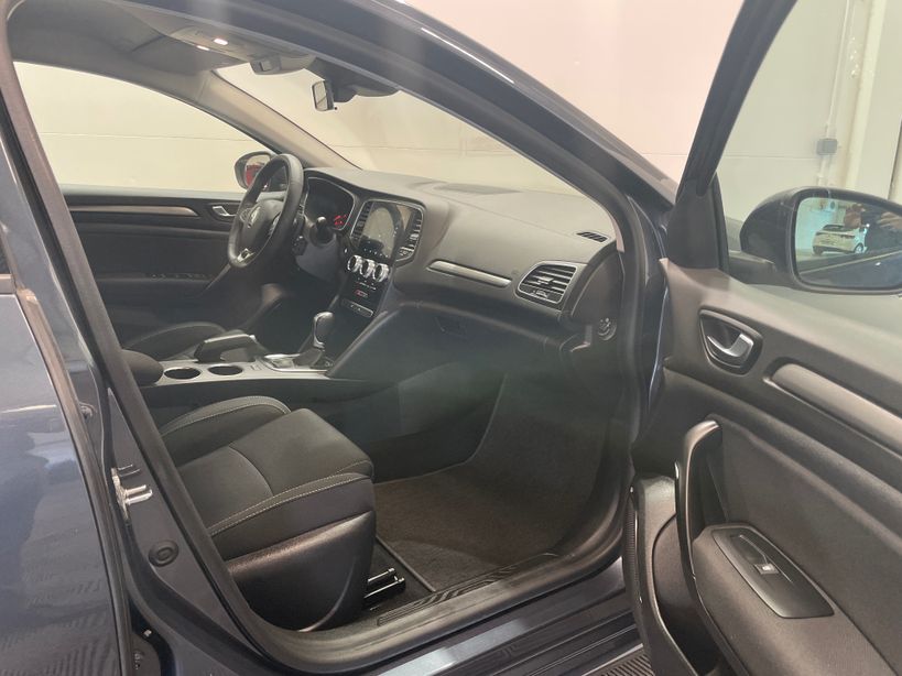 RENAULT MEGANE IV BERLINE 2022 - Photo n°7
