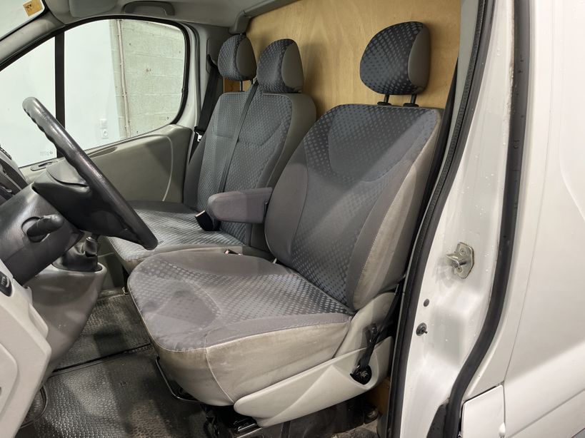 RENAULT TRAFIC FOURGON 2010 - Photo n°9