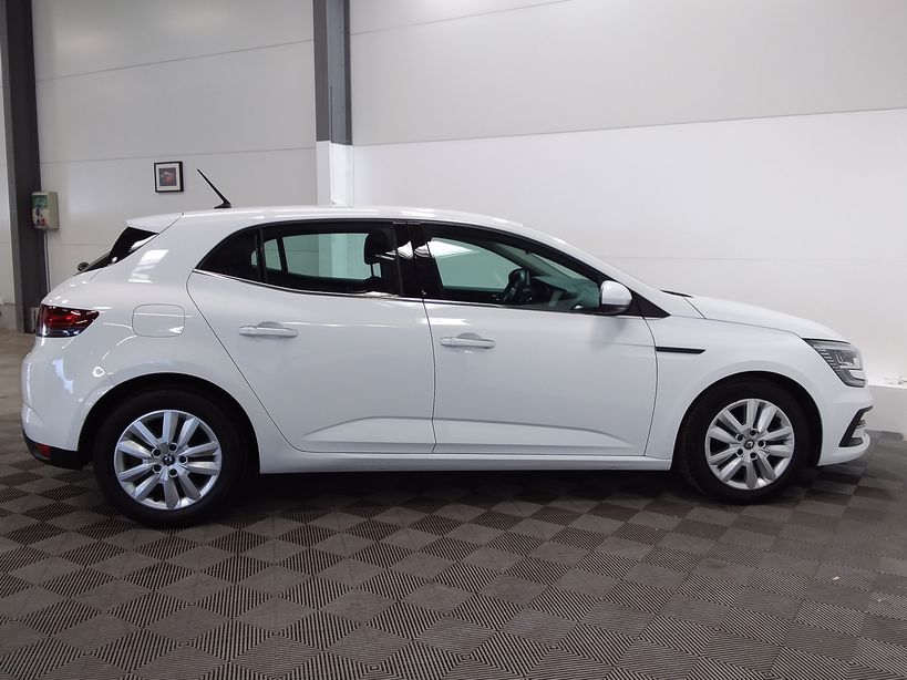 RENAULT MEGANE IV BERLINE 2021 - Photo n°28