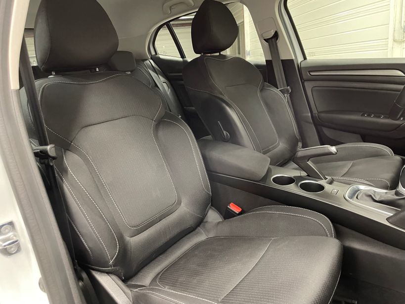 RENAULT MEGANE IV BERLINE 2021 - Photo n°11