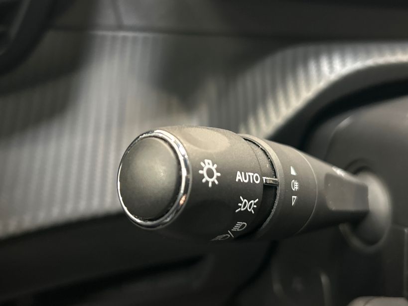 PEUGEOT 208 2023 - Photo n°26