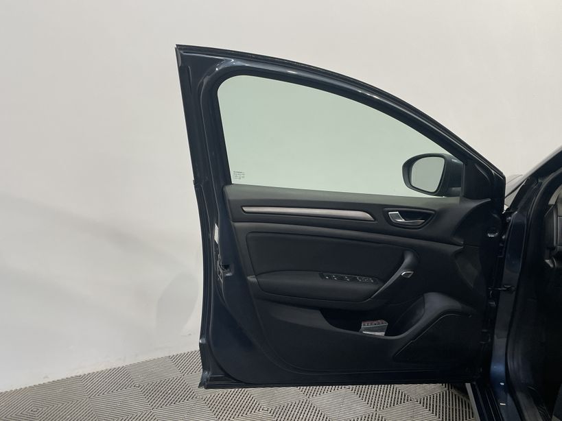 RENAULT MEGANE IV BERLINE 2021 - Photo n°33