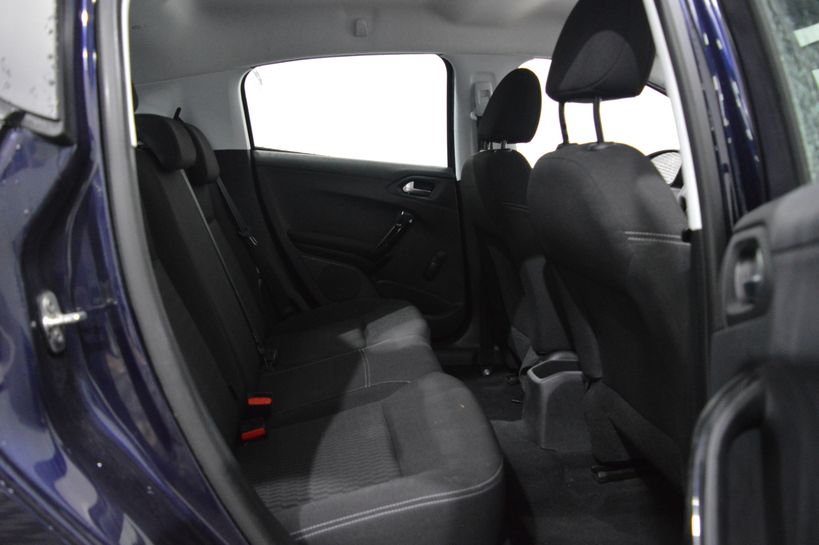 PEUGEOT 208 2018 - Photo n°8
