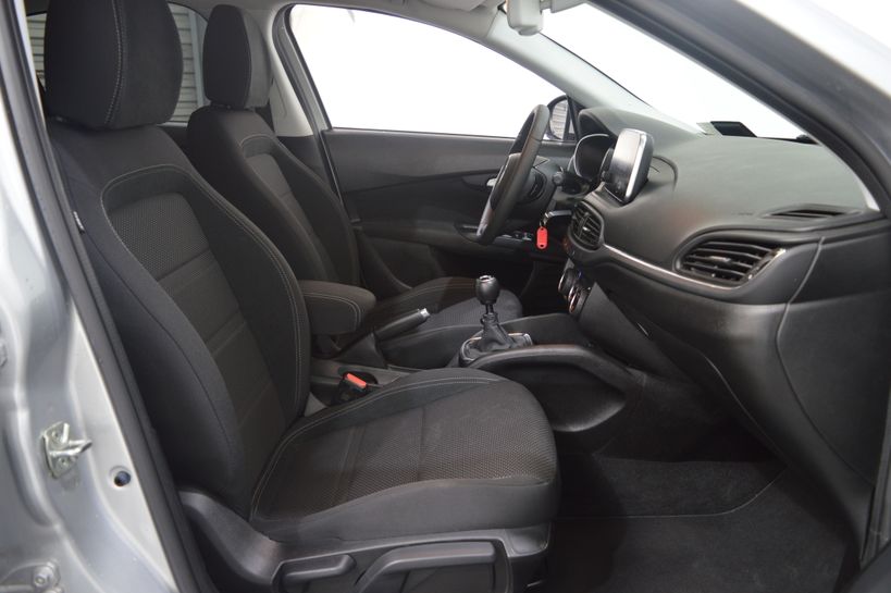 FIAT TIPO 5 PORTES 2017 - Photo n°8