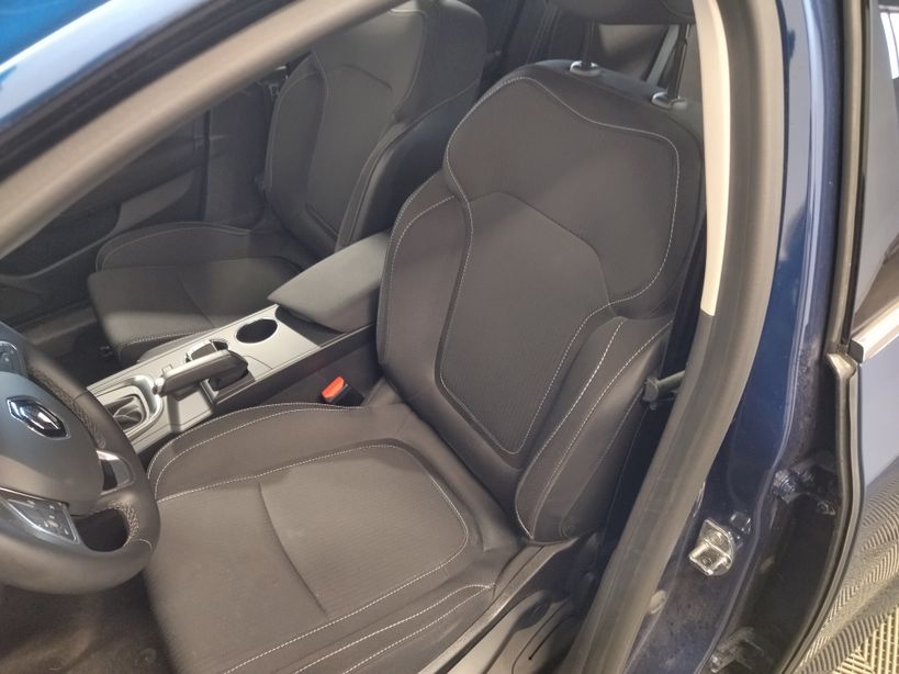 RENAULT MEGANE IV ESTATE 2021 - Photo n°11
