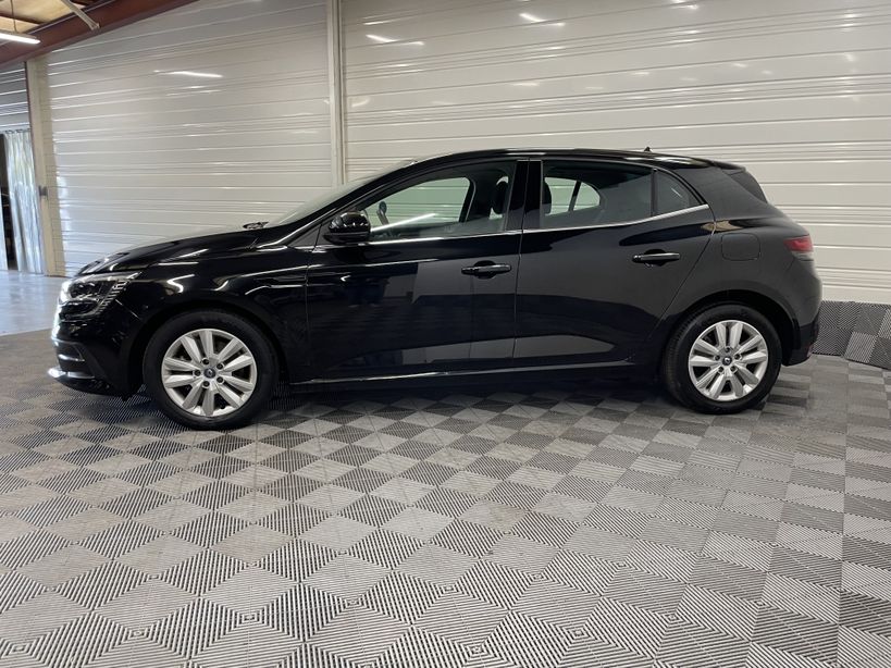 RENAULT MEGANE IV BERLINE 2021 - Photo n°4
