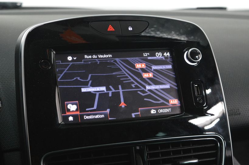 RENAULT CLIO IV 2017 - Photo n°10