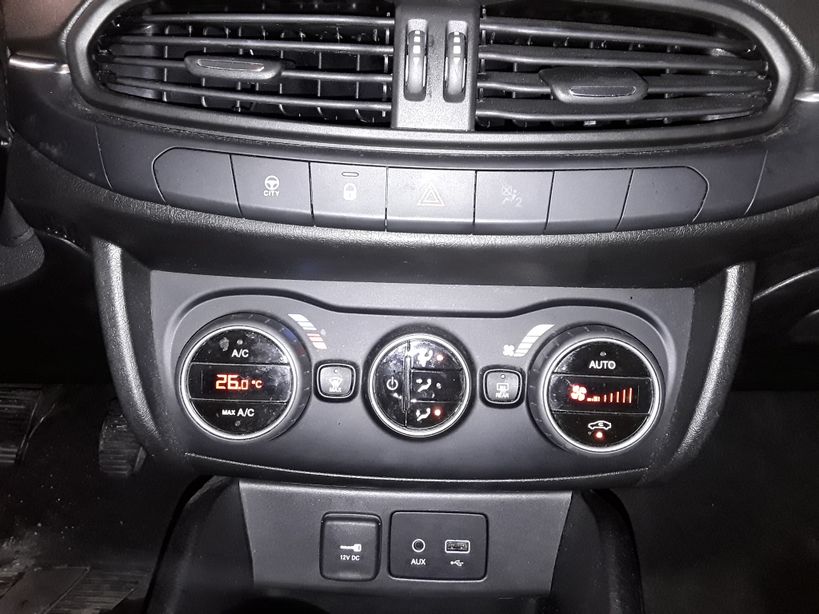 FIAT TIPO 5 PORTES 2018 - Photo n°13