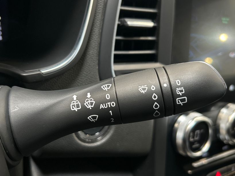 RENAULT MEGANE IV BERLINE 2023 - Photo n°27
