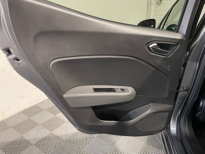 RENAULT CLIO V 2023 - Photo n°16