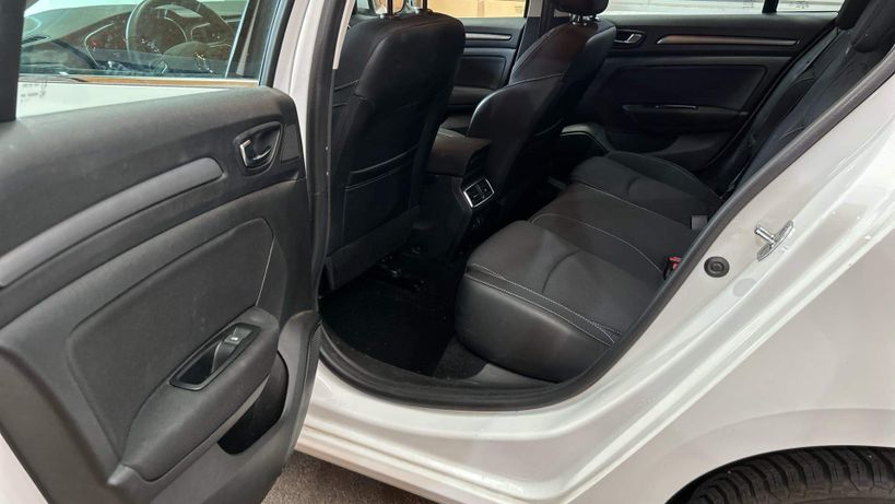 RENAULT MEGANE IV ESTATE 2022 - Photo n°12