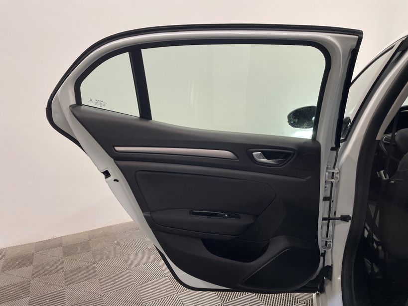 RENAULT MEGANE IV BERLINE 2021 - Photo n°37