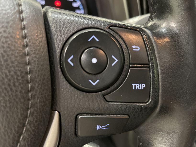 TOYOTA RAV4 HYBRIDE RC18 PRO 2019 - Photo n°25