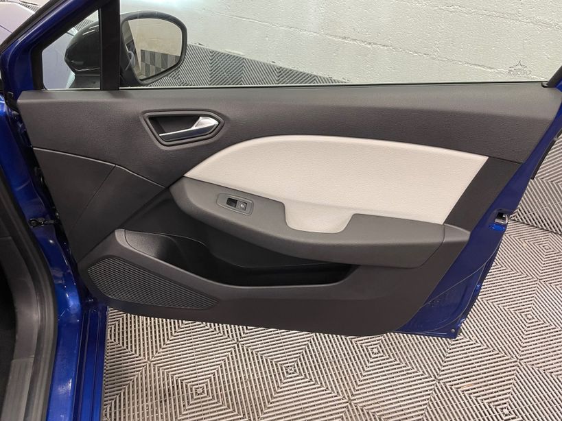 RENAULT CLIO V 2023 - Photo n°35