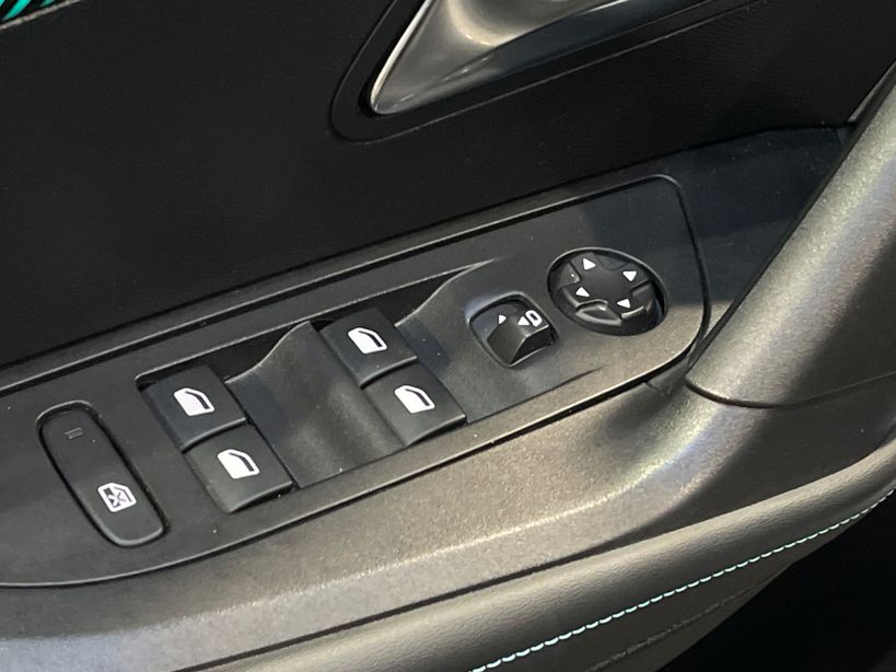 PEUGEOT 2008 2023 - Photo n°33