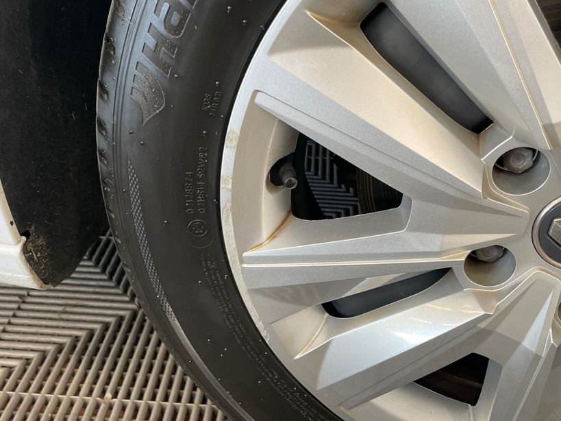 RENAULT MEGANE IV BERLINE 2021 - Photo n°2