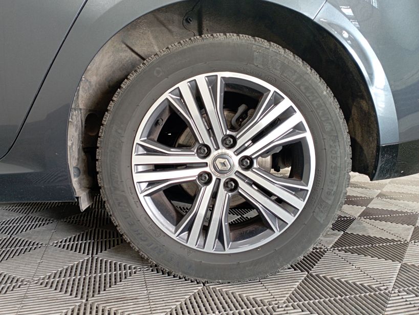 RENAULT MEGANE IV BERLINE 2021 - Photo n°32