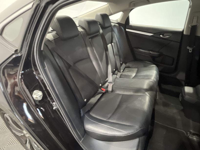 HONDA CIVIC 4 PORTES 2018 2019 - Photo n°43