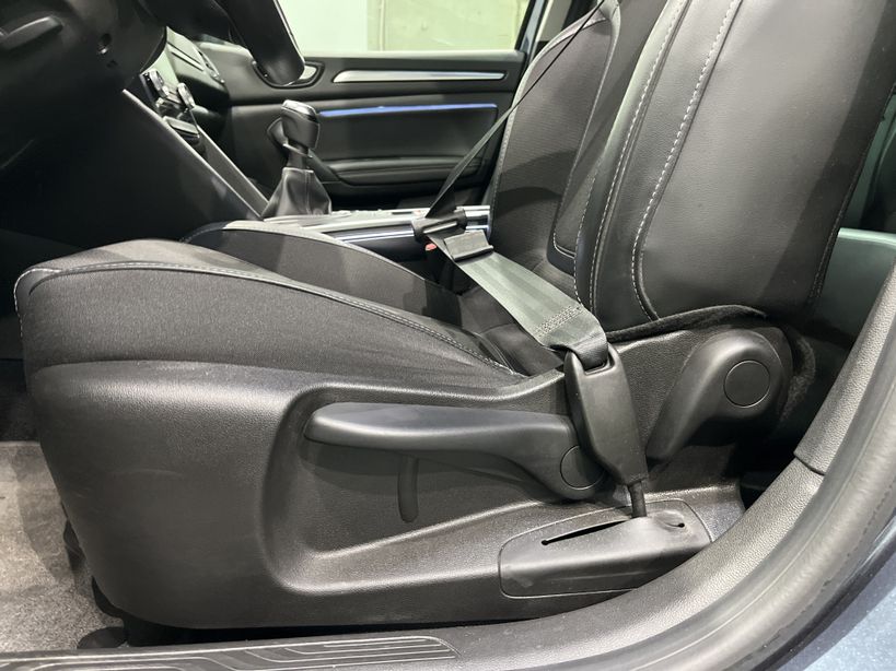 RENAULT MEGANE IV ESTATE 2020 - Photo n°35