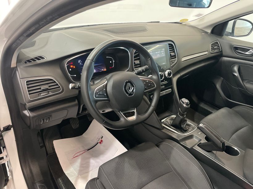 RENAULT MEGANE IV BERLINE 2021 - Photo n°12