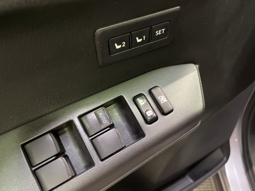 TOYOTA RAV4 HYBRIDE RC18 PRO 2019 - Photo n°32