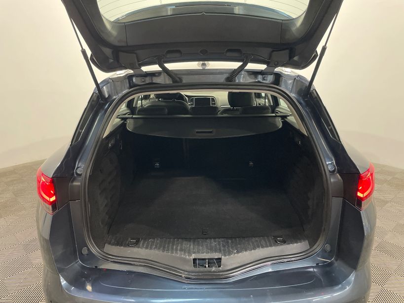 RENAULT MEGANE IV ESTATE 2022 - Photo n°38