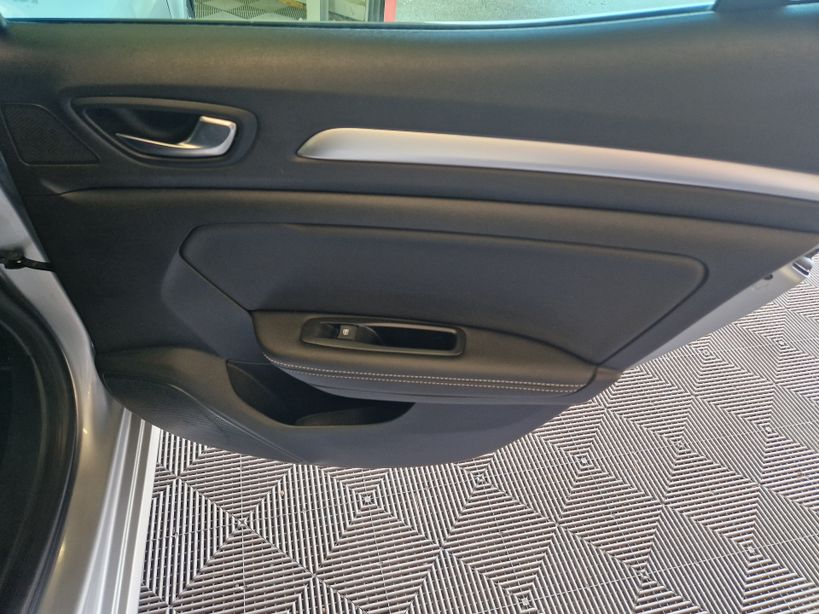 RENAULT MEGANE IV BERLINE 2023 - Photo n°12