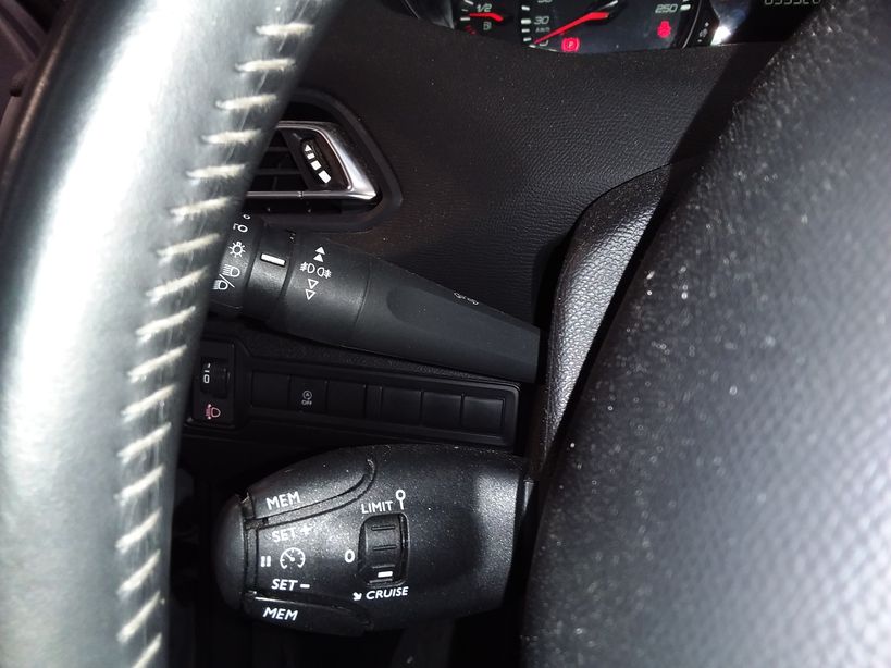 PEUGEOT 308 2018 - Photo n°14