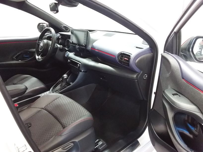 TOYOTA YARIS HYBRIDE MY22 2022 - Photo n°7