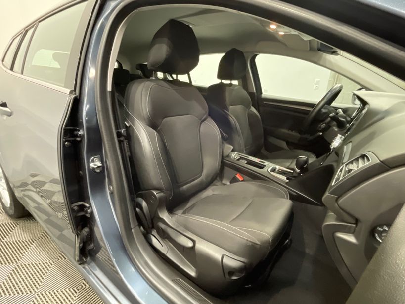RENAULT MEGANE IV ESTATE 2021 - Photo n°44