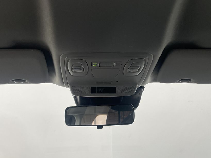 RENAULT MEGANE IV BERLINE 2021 - Photo n°38