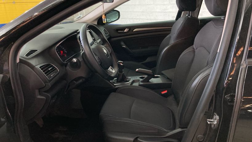RENAULT MEGANE IV BERLINE 2022 - Photo n°9