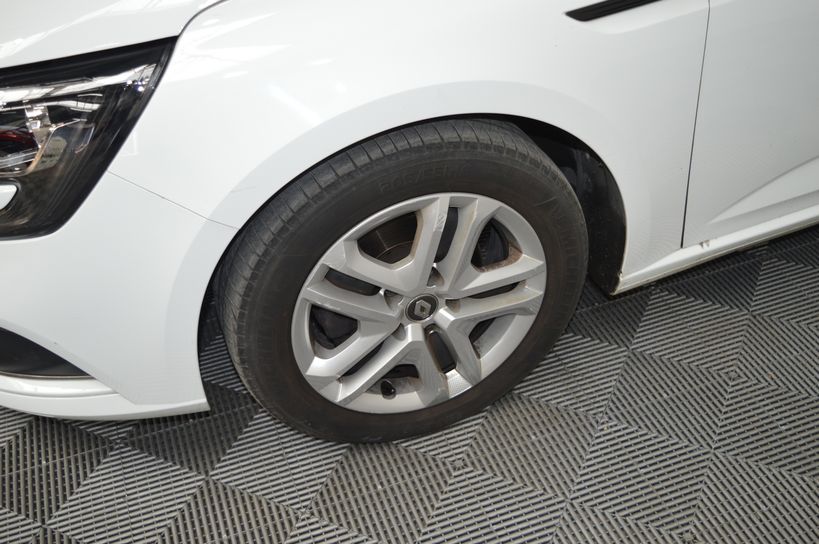 RENAULT MEGANE IV ESTATE BUSINESS 2017 - Photo n°6